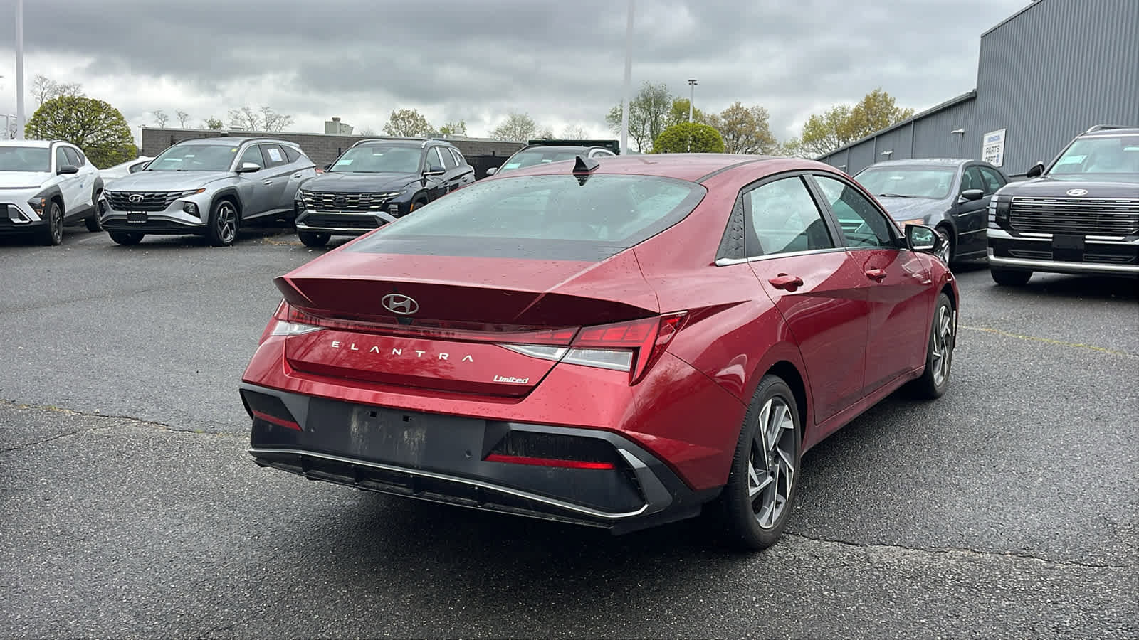 Used 2024 Hyundai Elantra Limited FWD image 4