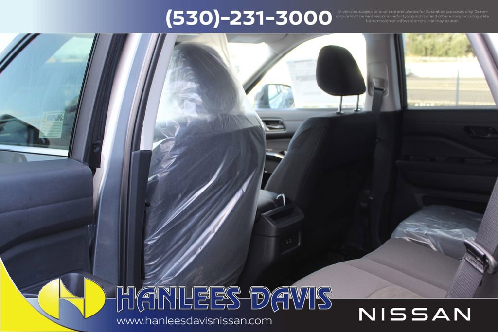 New 2025 Nissan Pathfinder S image 15