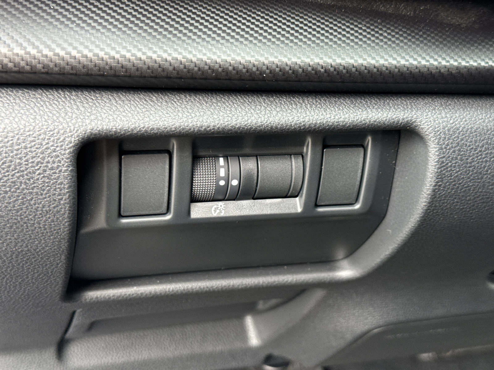 Used 2025 Subaru Crosstrek 2.0i Premium image 28