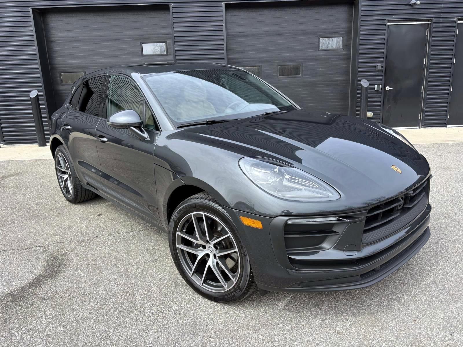 Used 2025 Porsche Macan image 12