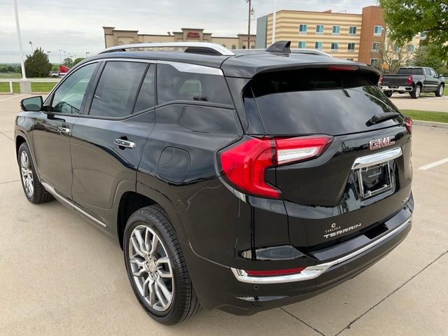 Used 2023 GMC Terrain Denali w/ Denali Premium Package image 5