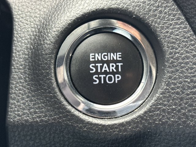 Used 2025 Toyota RAV4 XLE AWD/4WD image 16