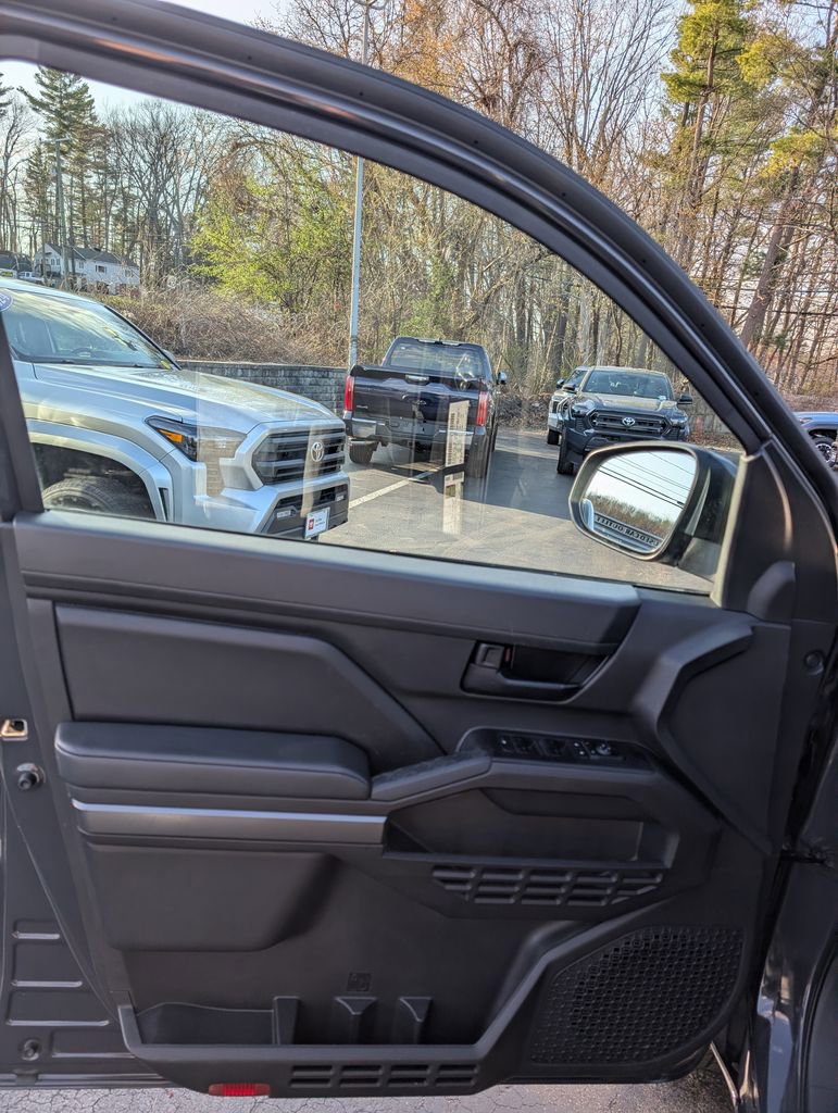 Certified 2024 Toyota Tacoma SR5 AWD/4WD image 12