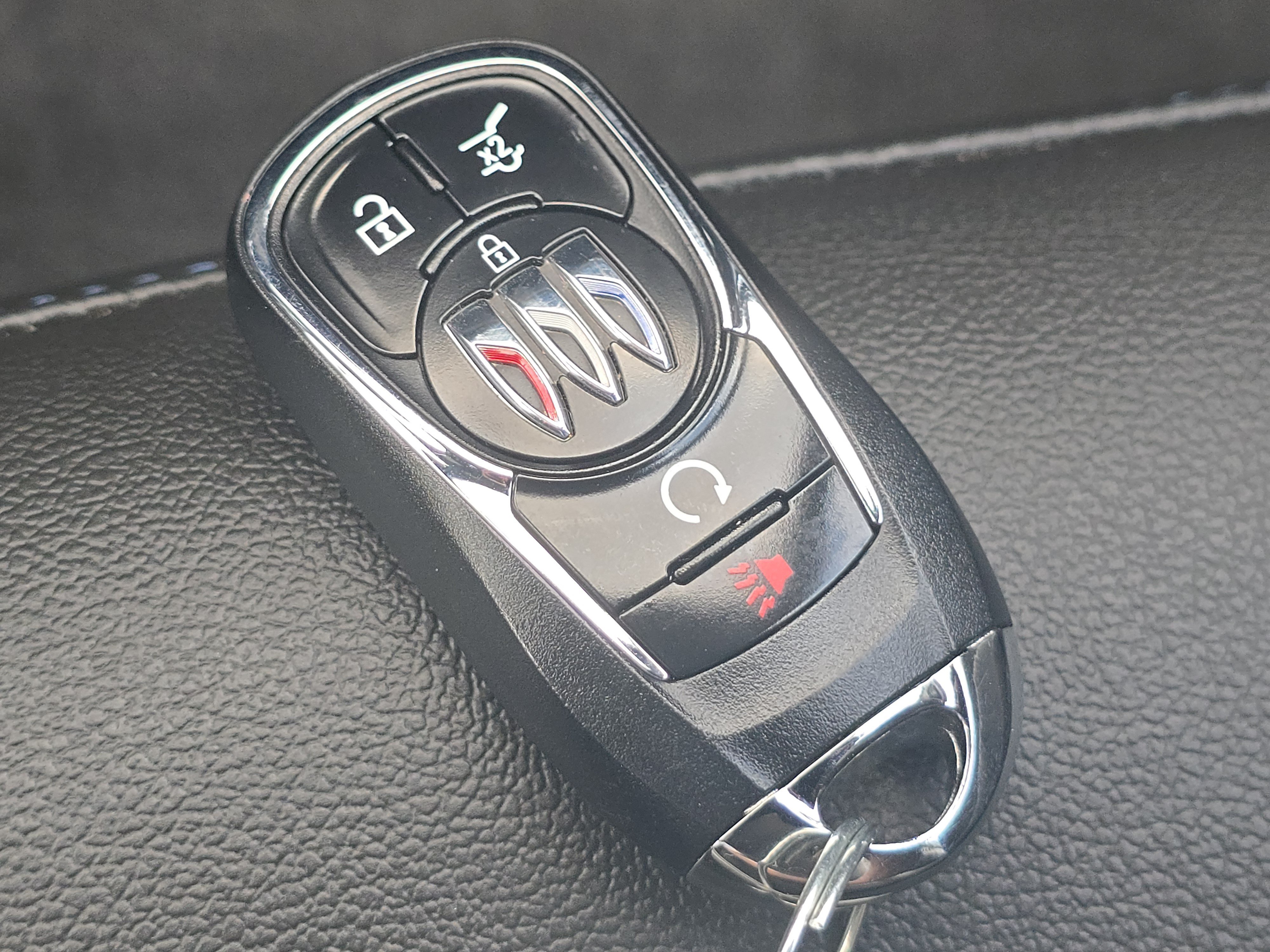Used 2025 Buick Envista Sport Touring w/ Convenience I Package FWD image 27