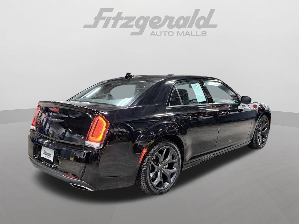 Used 2023 Chrysler 300 S w/ Comfort Group RWD image 15