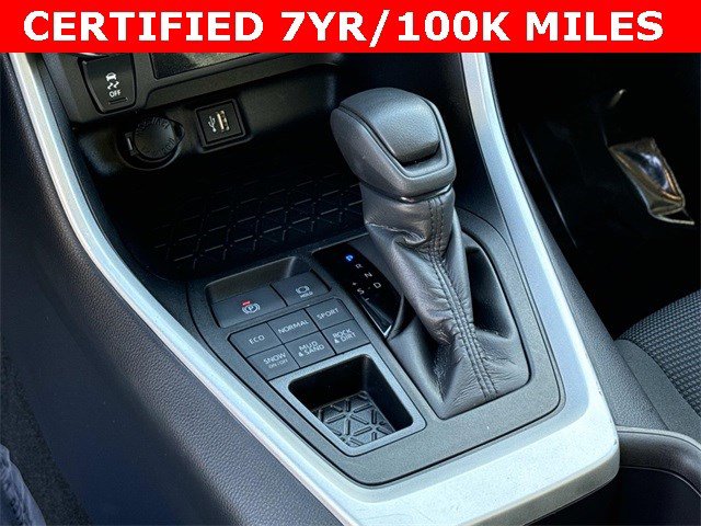 Used 2024 Toyota RAV4 LE image 22