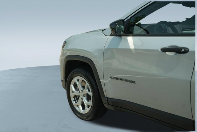 Used 2024 Jeep Compass Sport AWD/4WD image 39