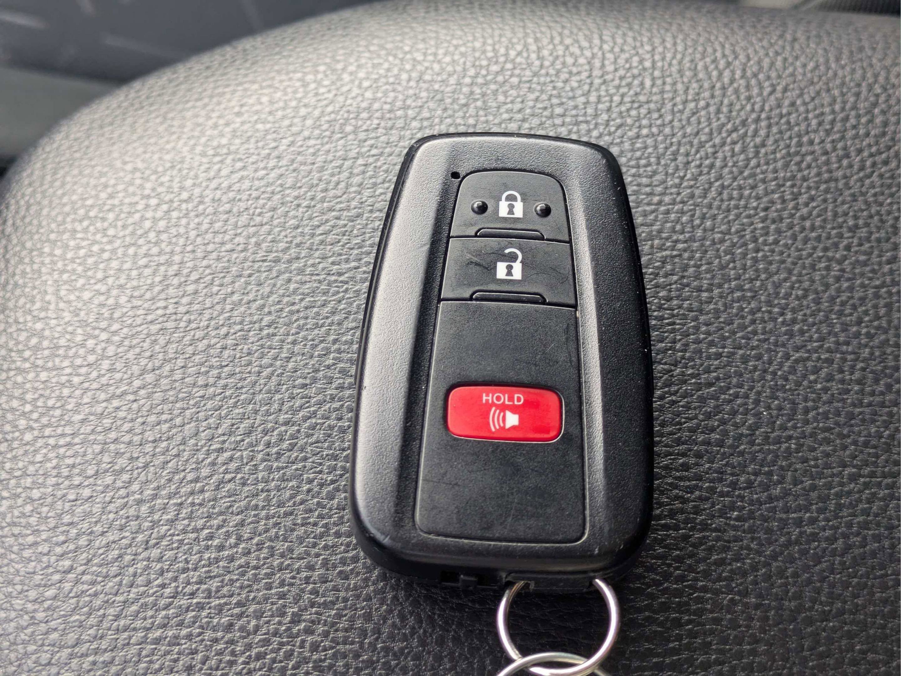 Used 2024 Toyota RAV4 XLE FWD image 31