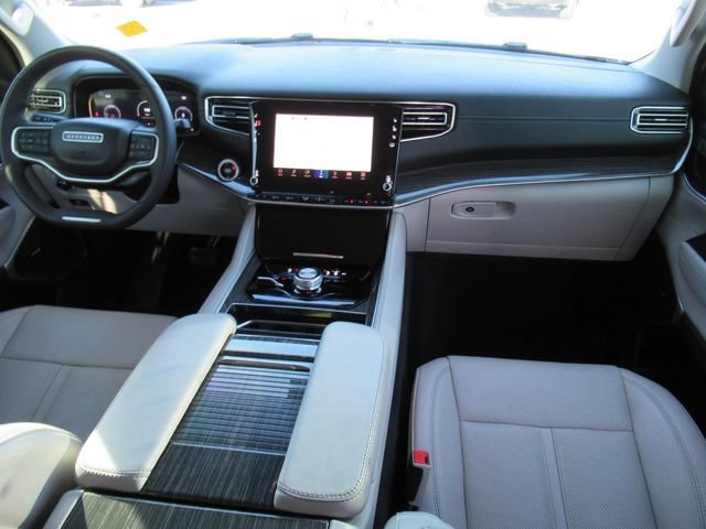 Used 2022 Jeep Wagoneer Series II AWD/4WD image 12