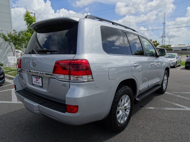 Used 2017 Toyota Land Cruiser image 4