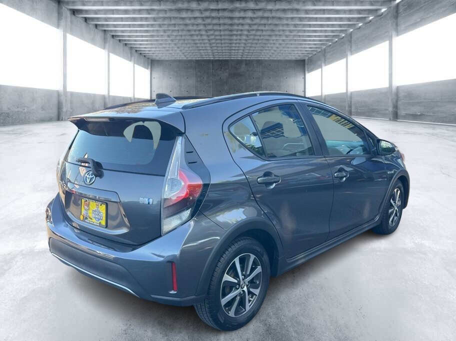 Used 2018 Toyota Prius C Two image 3