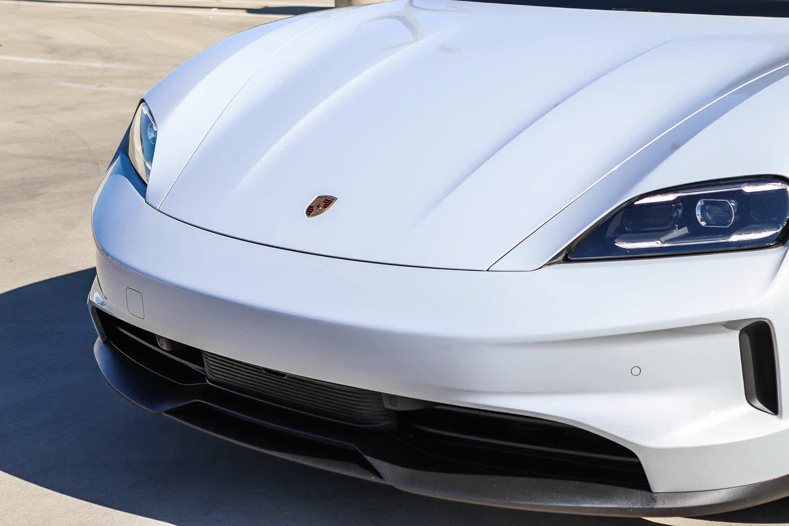 Used 2025 Porsche Taycan RWD image 8