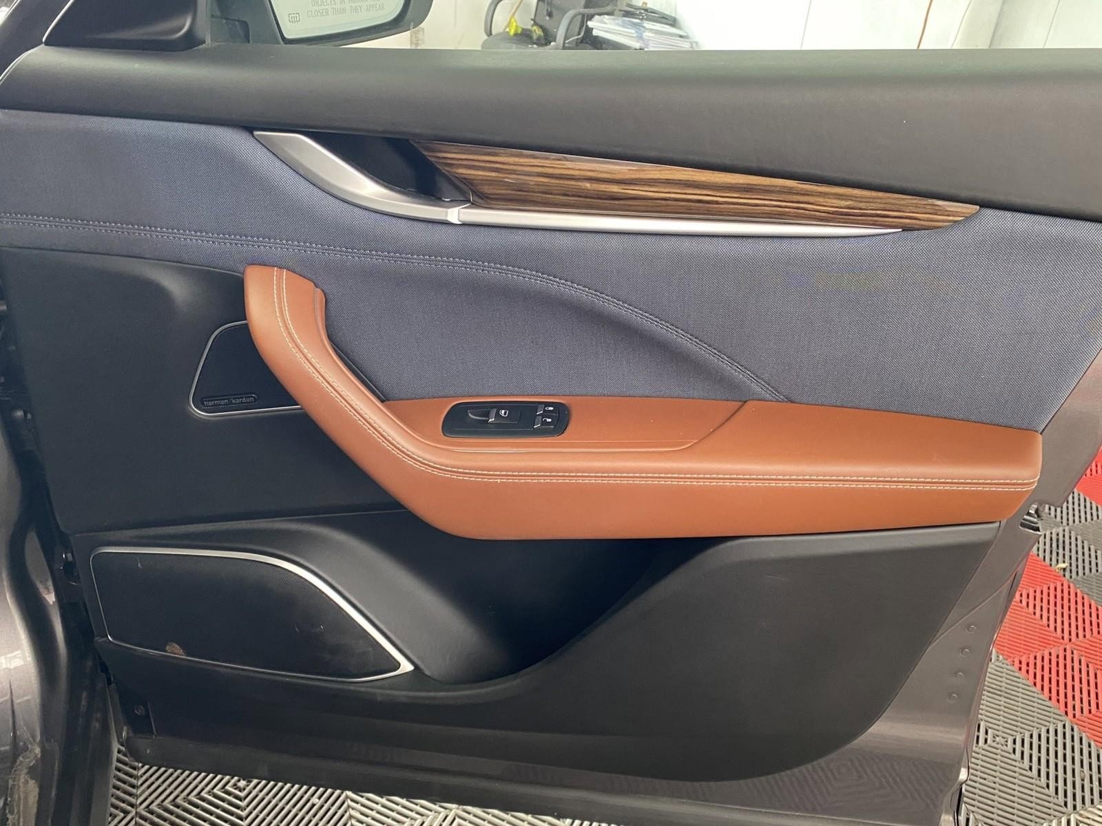 Used 2017 Maserati Levante S image 7