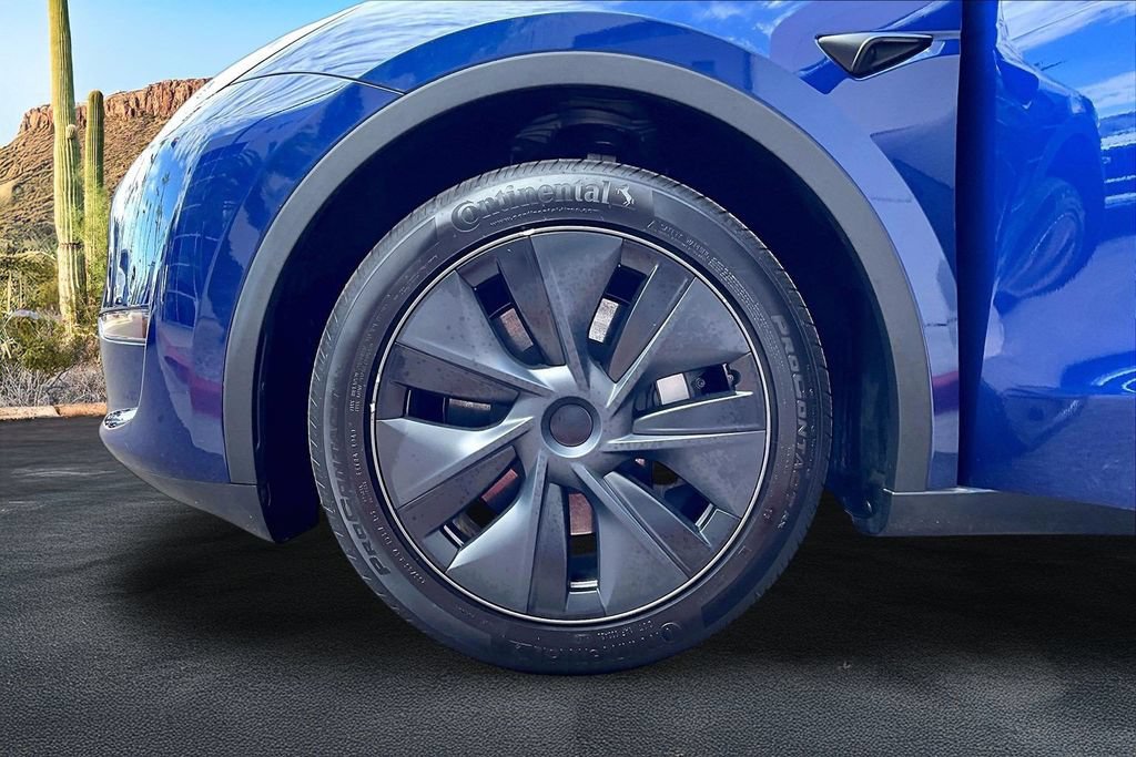 Used 2025 Tesla Model Y Long Range RWD image 9