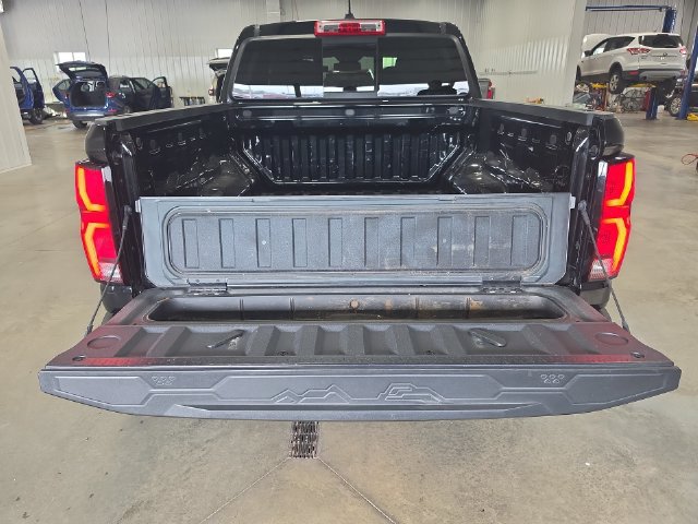 Used 2024 Chevrolet Colorado Z71 w/ Z71 Convenience Package 2 AWD/4WD image 28