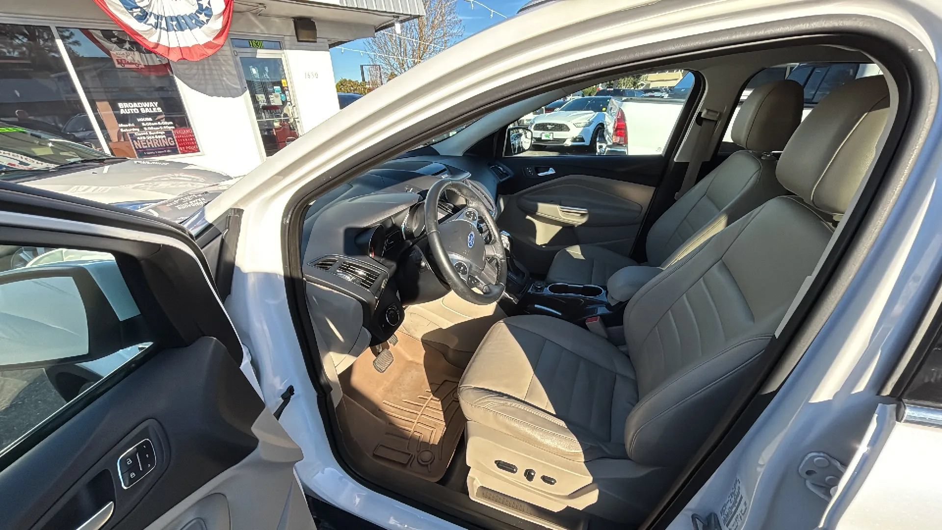 Used 2014 Ford Escape Titanium AWD/4WD image 17