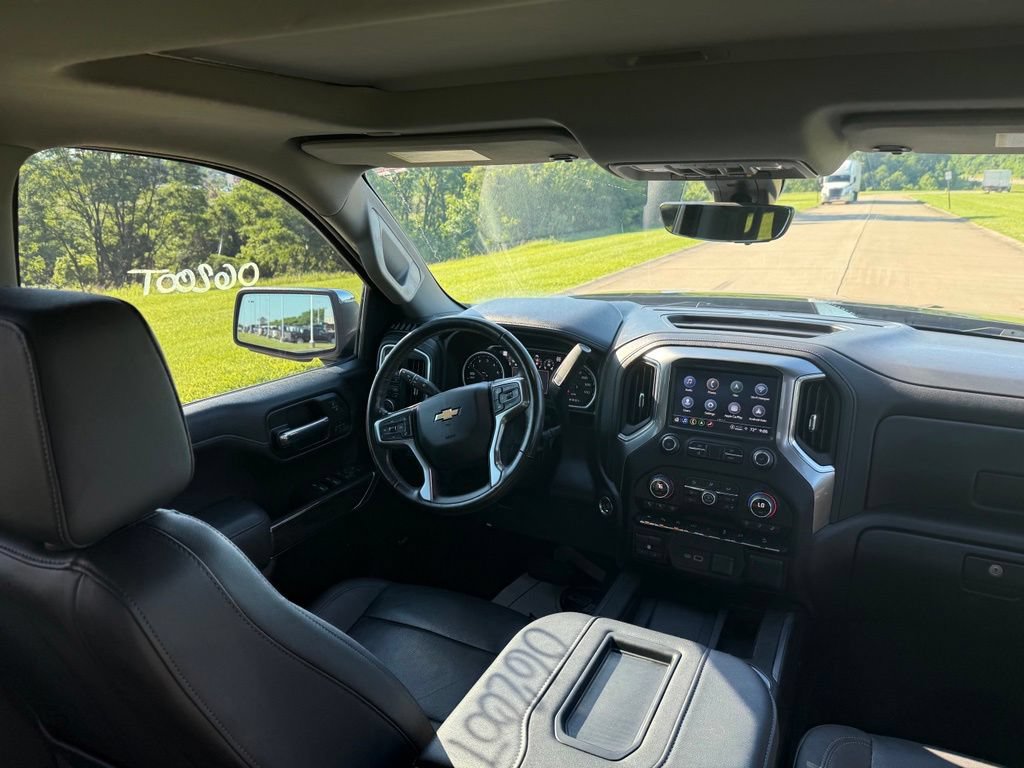 Used 2022 Chevrolet Silverado 1500 LTZ w/ LTZ Premium Package AWD/4WD image 16