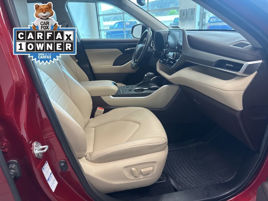 Used 2020 Toyota Highlander XLE AWD/4WD image 24