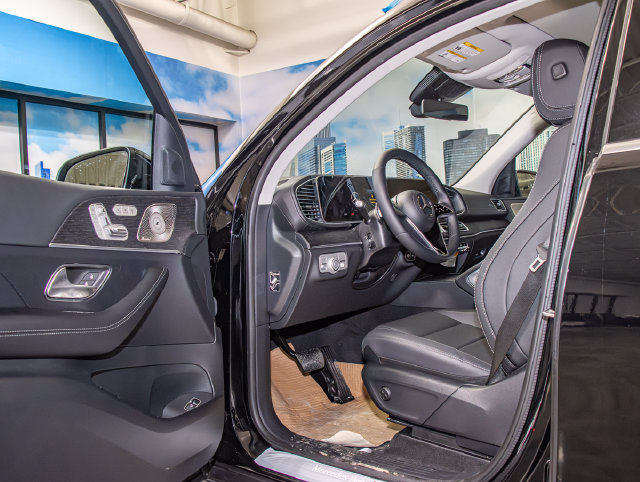 Certified 2026 Mercedes-Benz GLS 450 4MATIC image 13