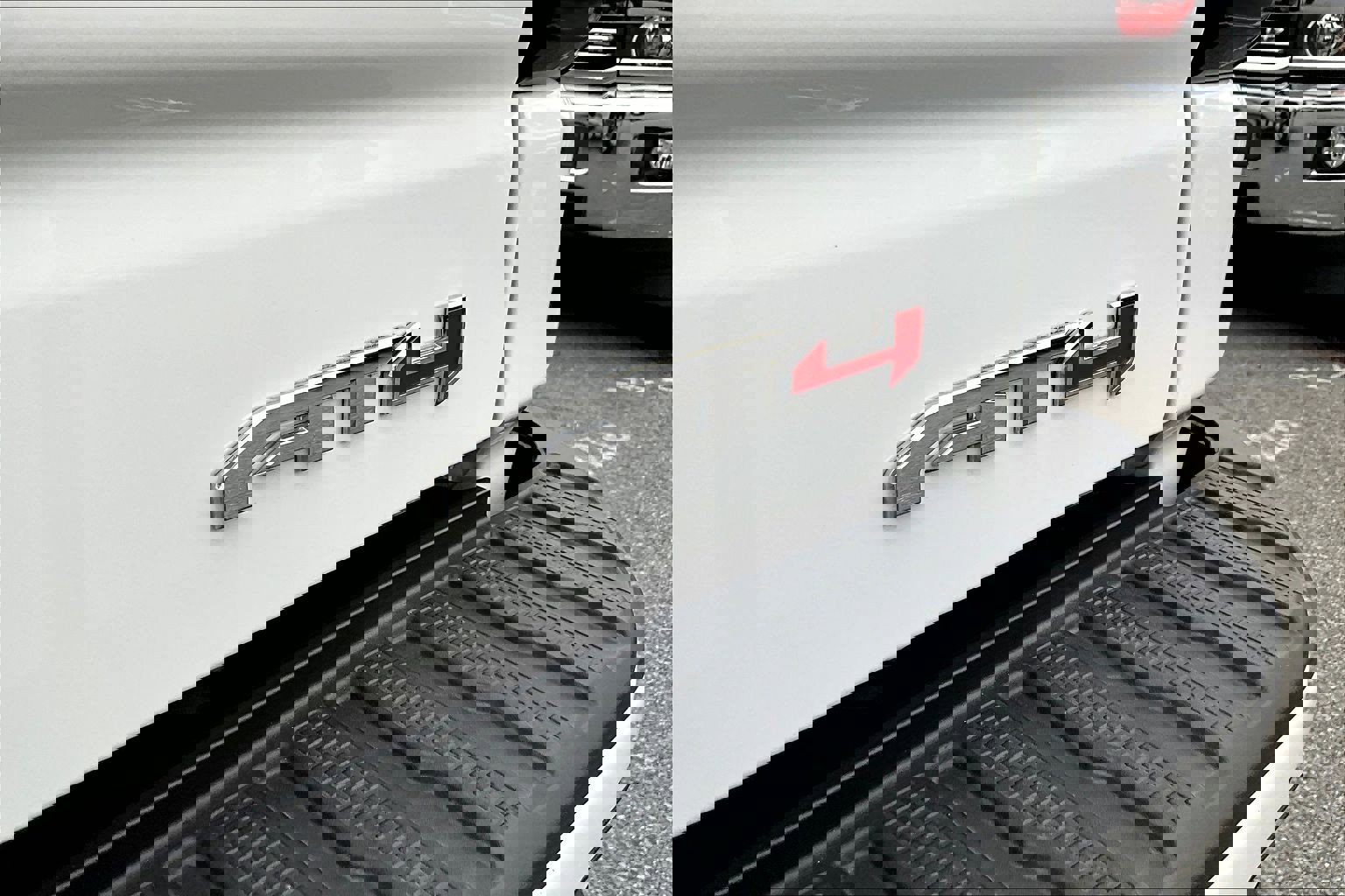 Certified 2022 GMC Sierra 1500 AT4 w/ AT4 Premium Package image 8