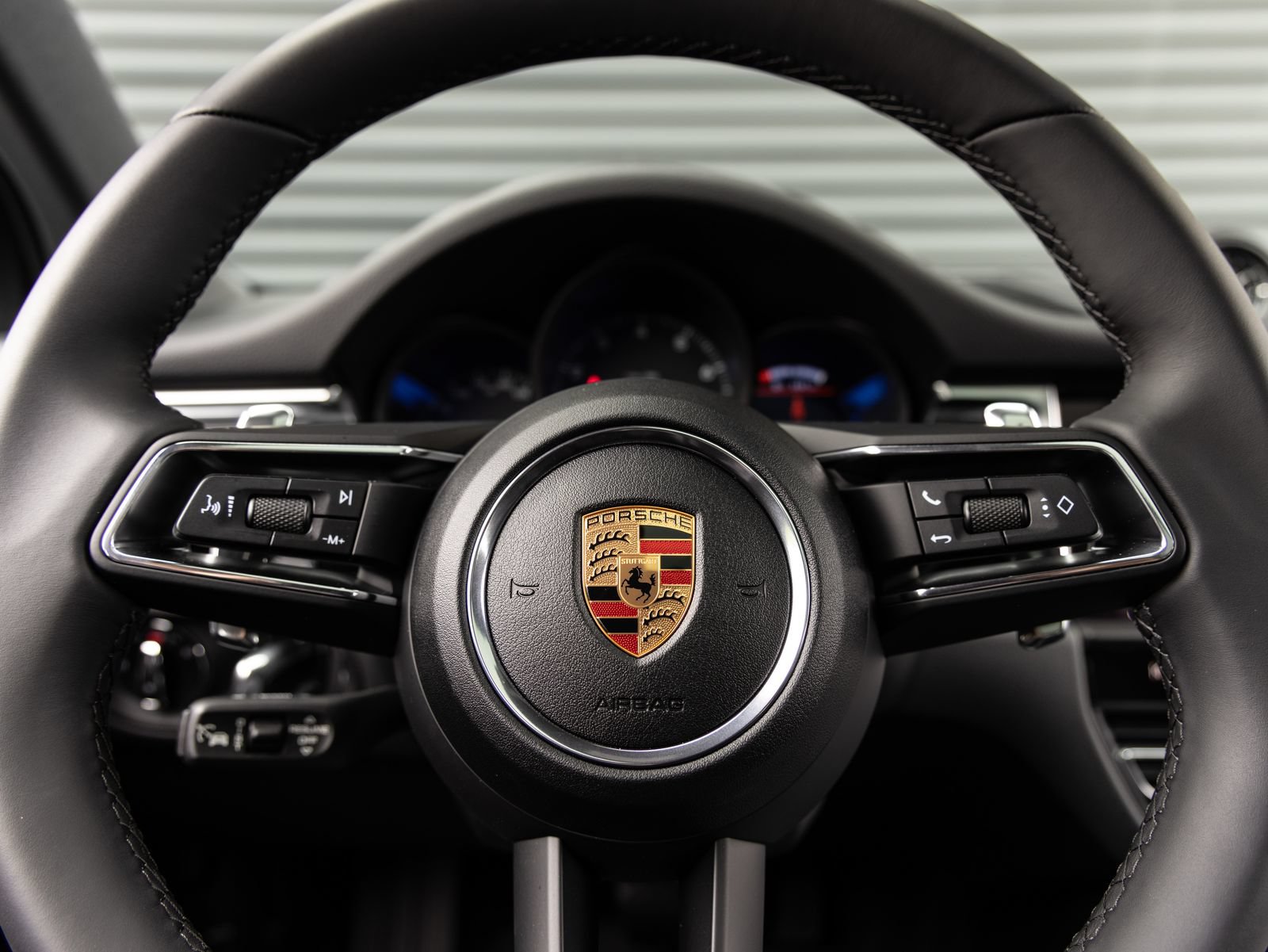 Certified 2026 Porsche Macan AWD/4WD image 14