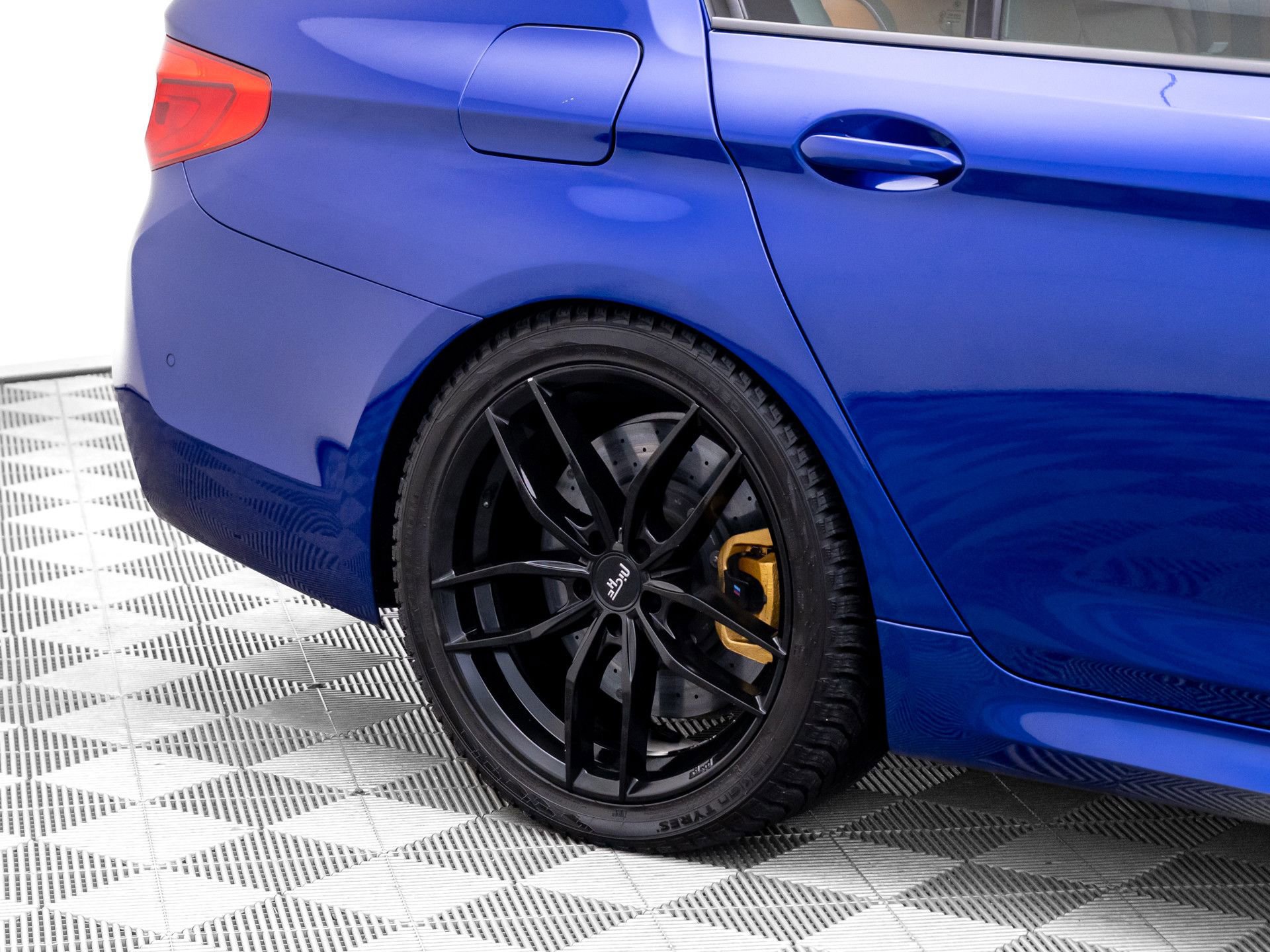 Used 2019 BMW M5 image 36