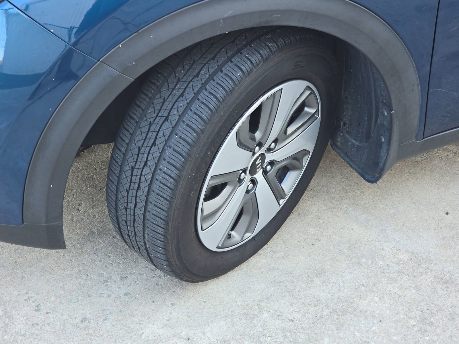 Used 2018 Kia Niro LX image 36