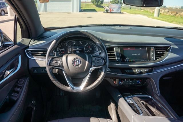 Used 2022 Buick Enclave Essence w/ Experience Buick Package AWD/4WD image 13