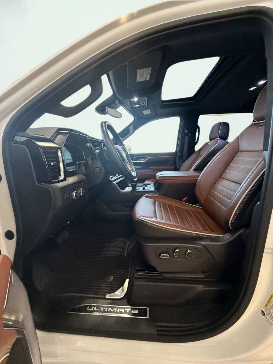 Used 2023 GMC Sierra 1500 Denali Ultimate AWD/4WD image 3