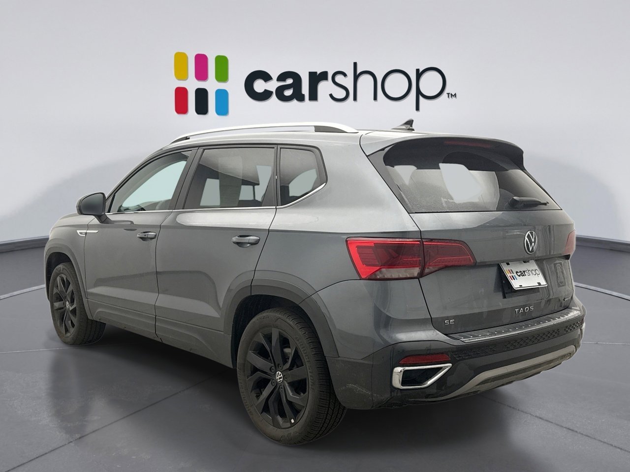 Used 2023 Volkswagen Taos SE w/ Panoramic Sunroof Package image 3