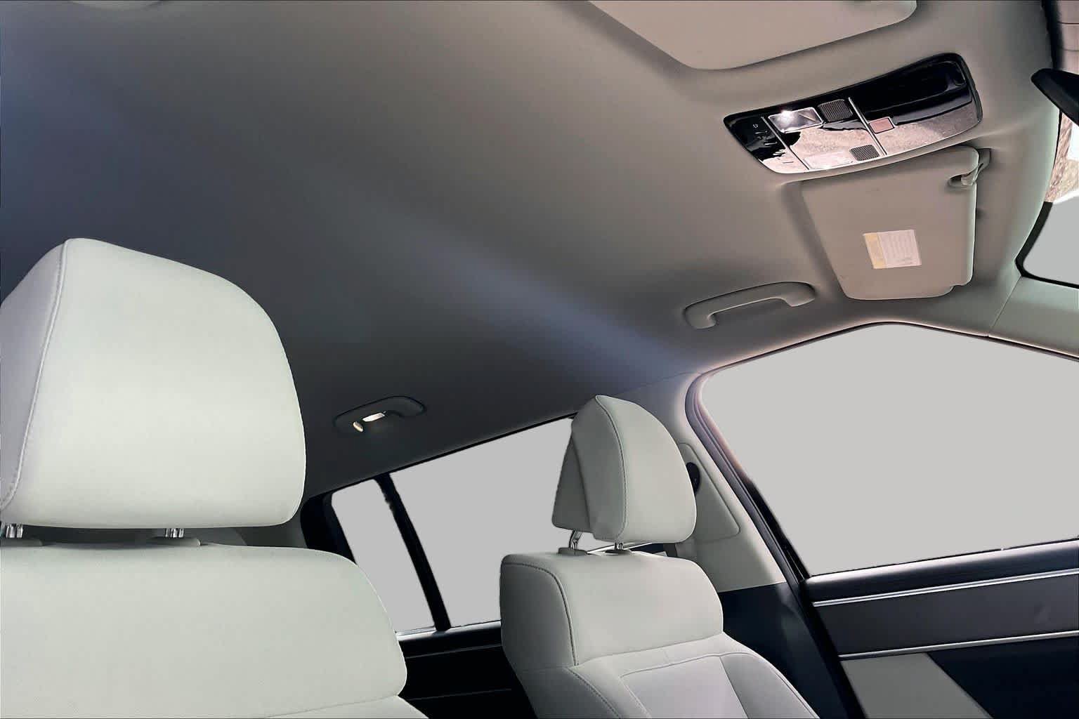 Certified 2025 Hyundai Santa Fe SE FWD image 14