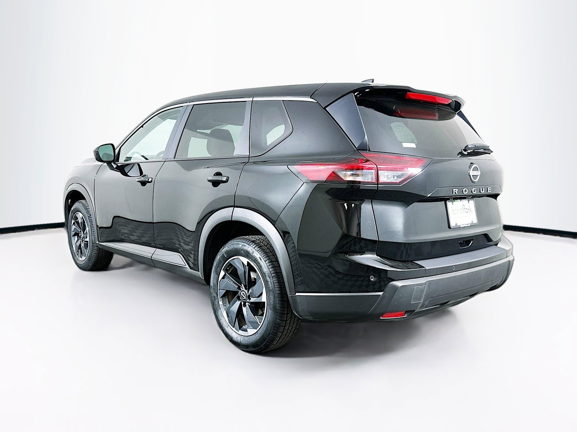 Used 2025 Nissan Rogue SV image 5