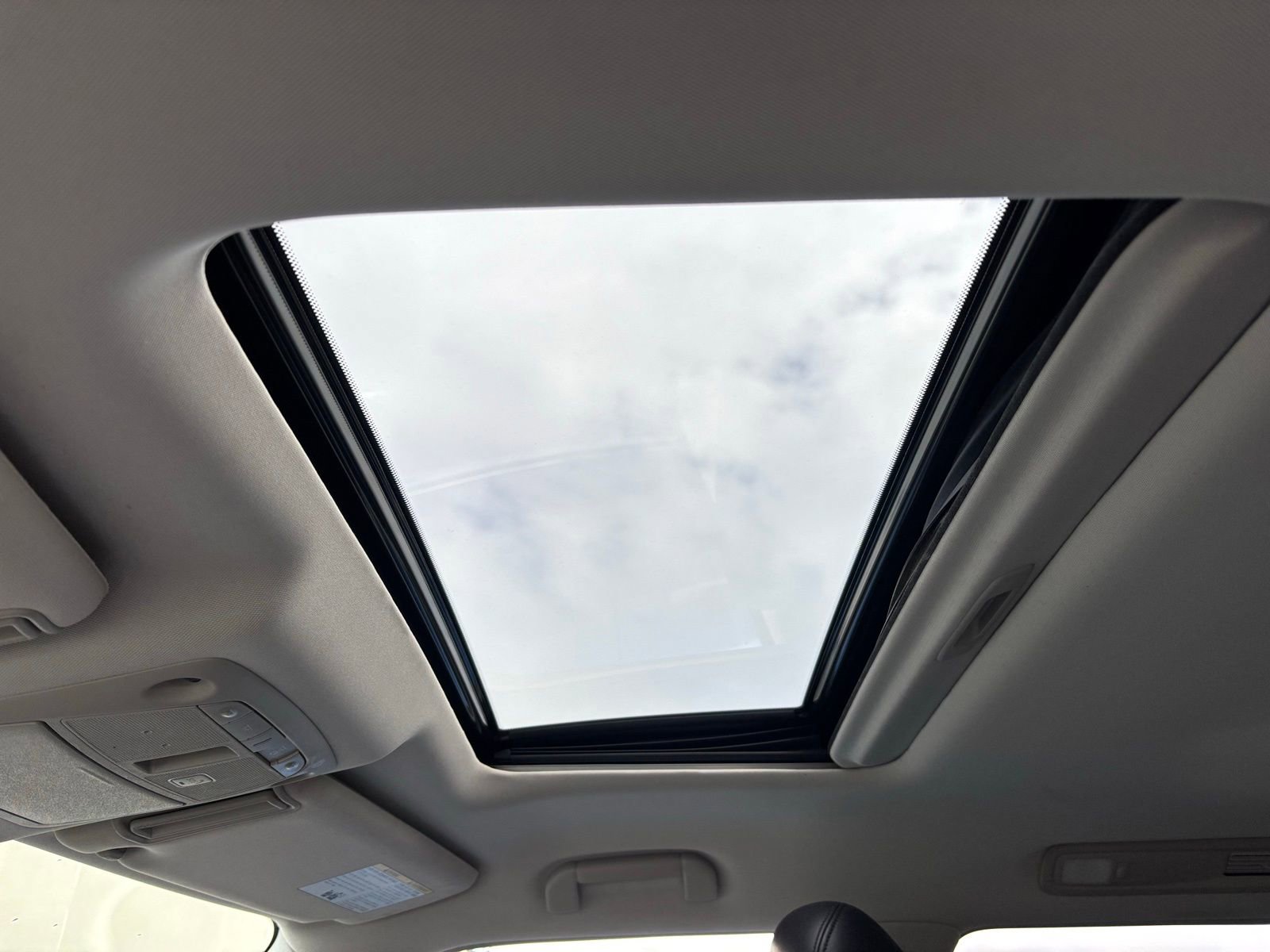 Used 2021 Nissan Armada SL w/ Captain's Chairs Package image 6