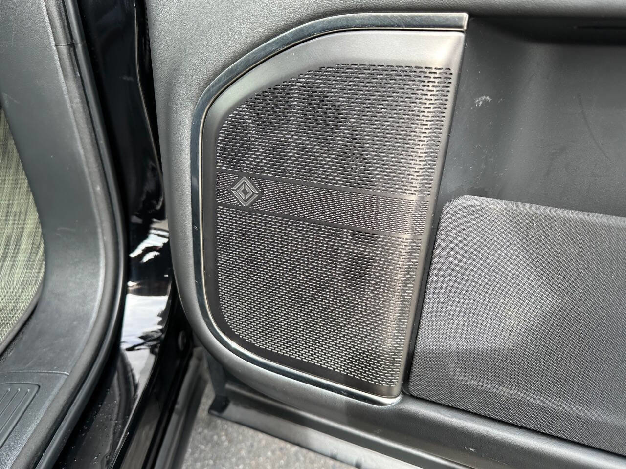 Used 2023 Rivian R1S Adventure image 24
