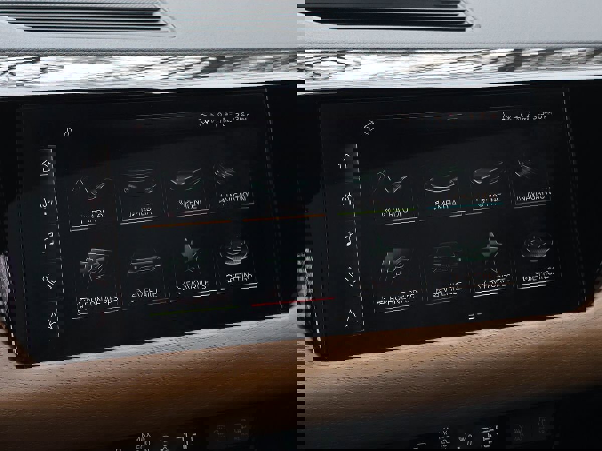 Used 2022 Audi e-tron GT Premium Plus image 32