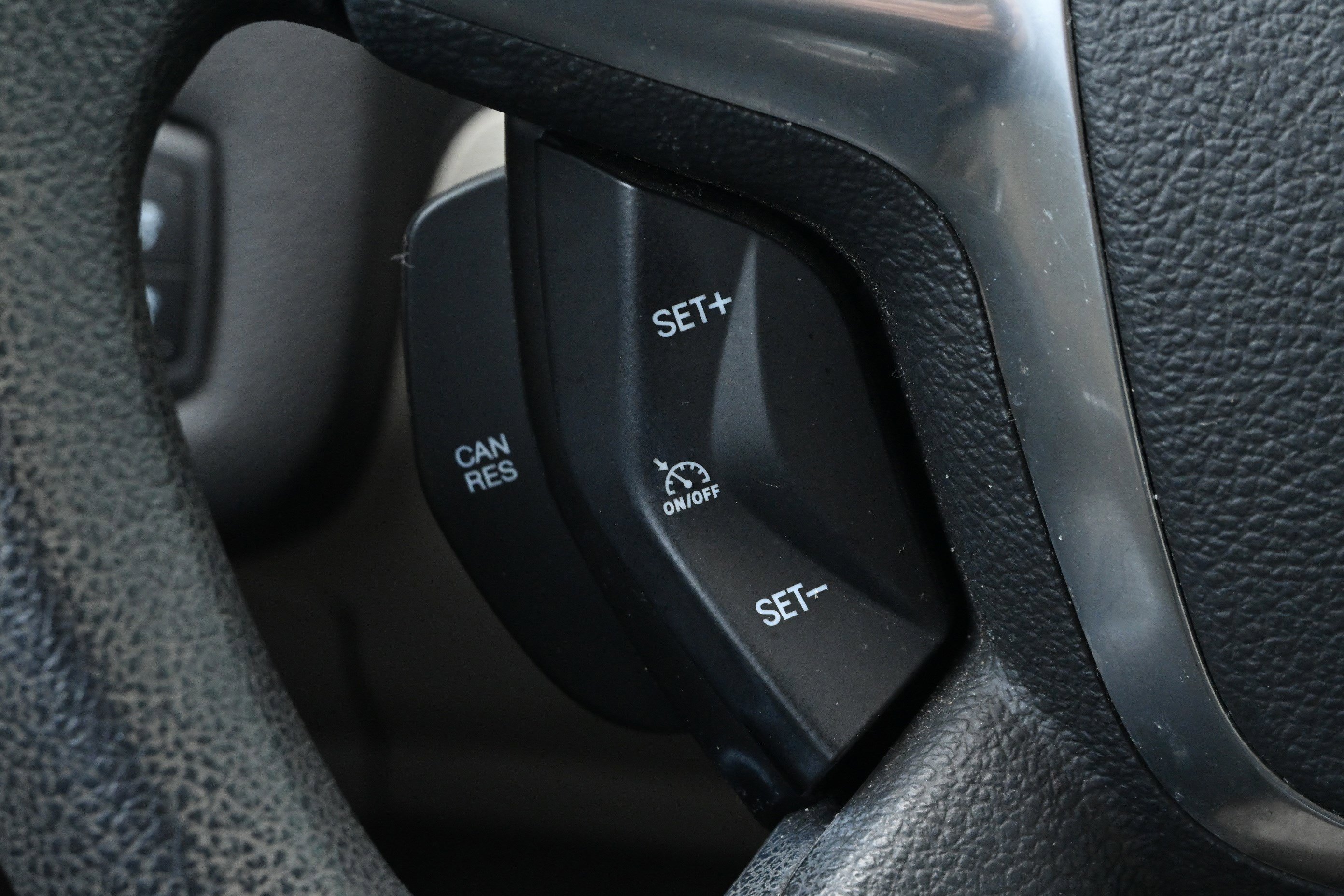 Used 2015 Ford Escape SE image 30