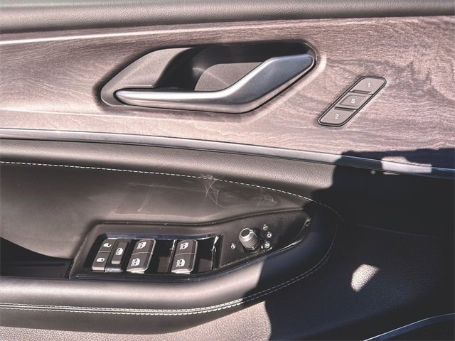 Used 2023 Jeep Grand Cherokee Overland image 24