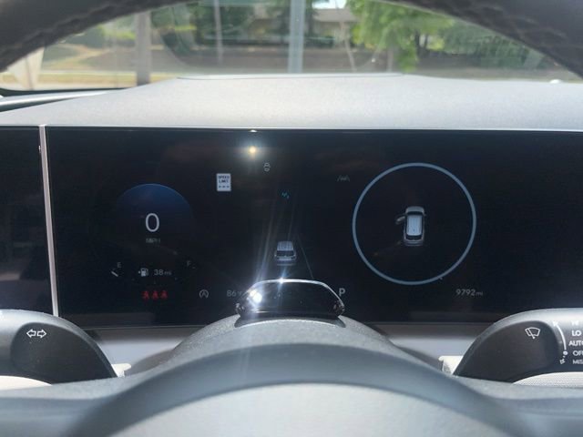 Used 2025 Hyundai Tucson Limited AWD/4WD image 3