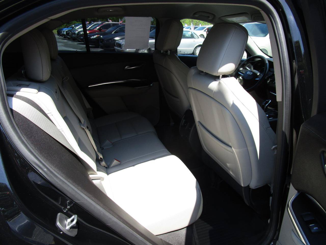 Used 2021 Cadillac XT4 Luxury w/ Cold Weather Package FWD image 20