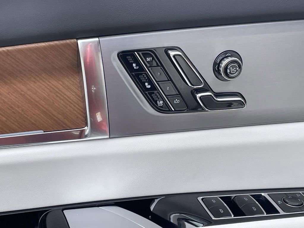 New 2026 Cadillac Vistiq Sport image 17