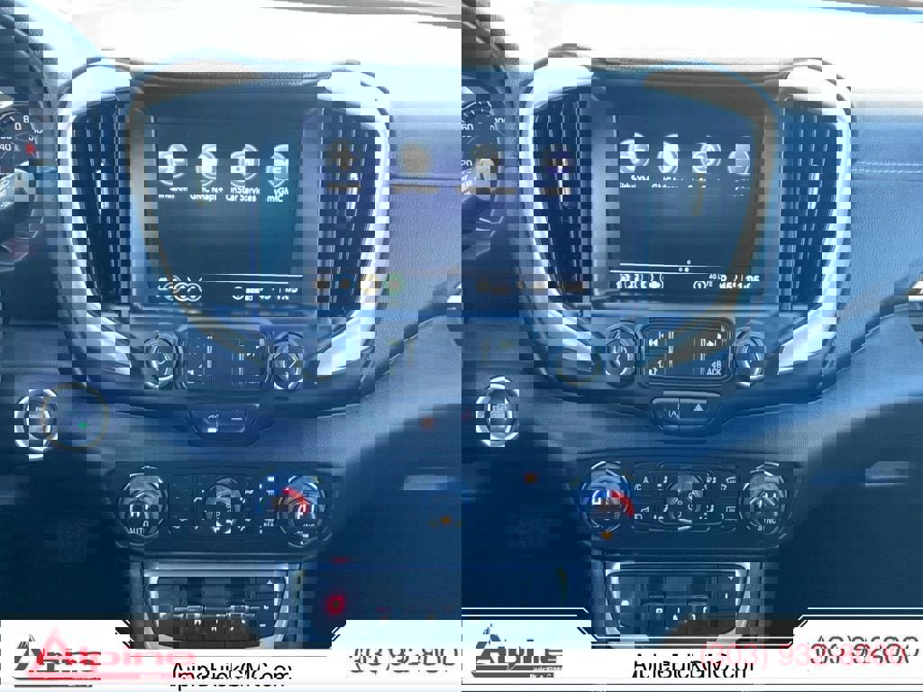 Used 2023 GMC Terrain SLT image 11