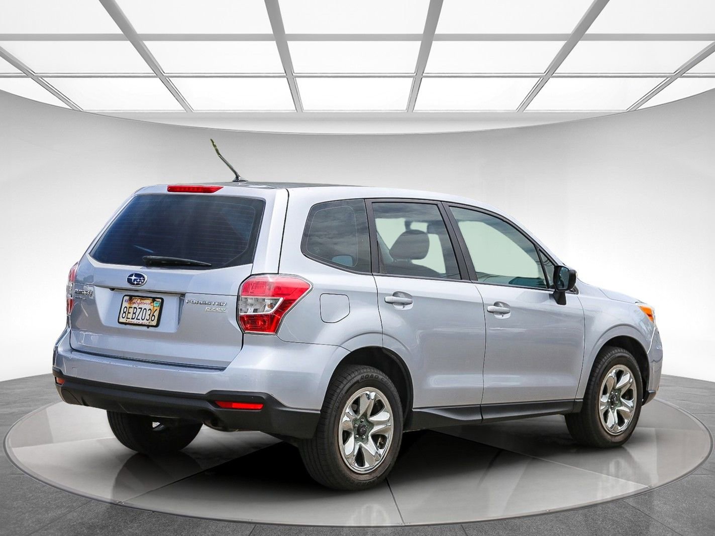 Used 2015 Subaru Forester 2.5i AWD/4WD image 3