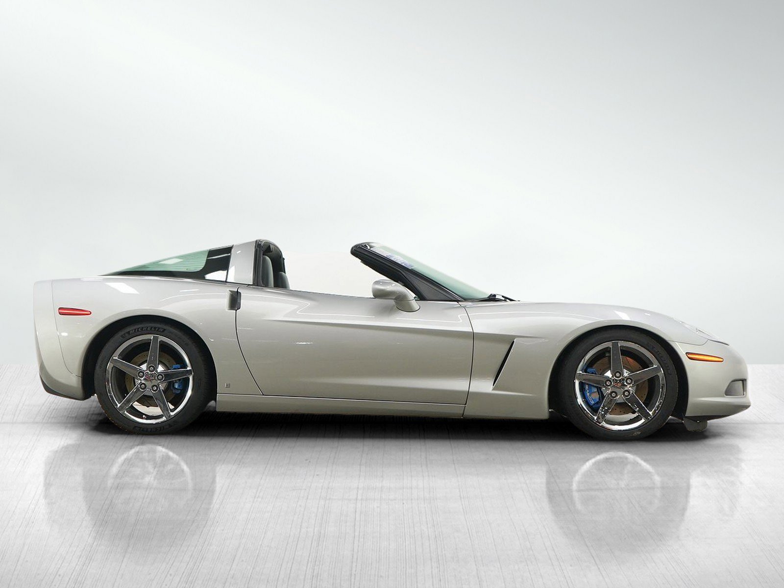 Used 2007 Chevrolet Corvette Coupe w/ Preferred Equipment Group RWD image 6