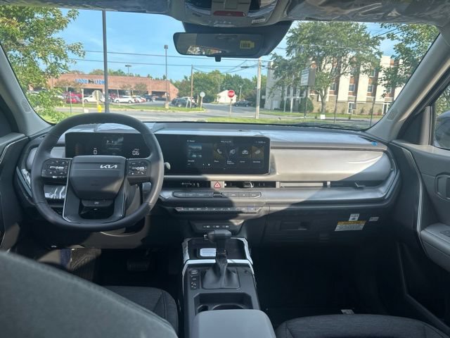 New 2027 Kia Seltos S FWD image 3