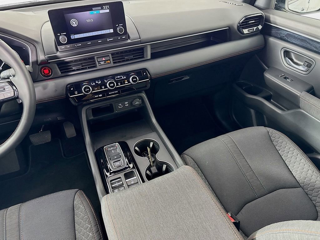 Used 2025 Honda Pilot Sport image 30