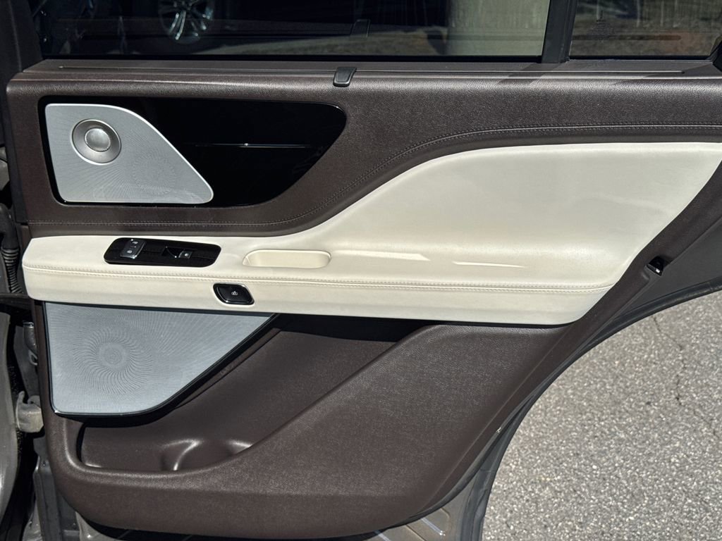 Used 2020 Lincoln Aviator Black Label w/ Dynamic Handling Package image 16