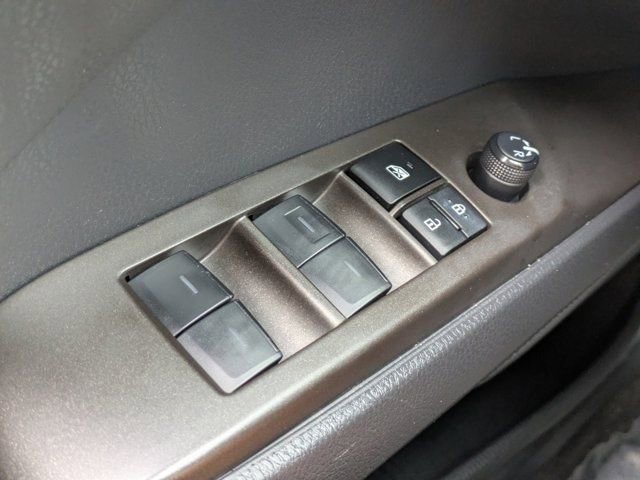 Used 2023 Toyota Camry SE image 19