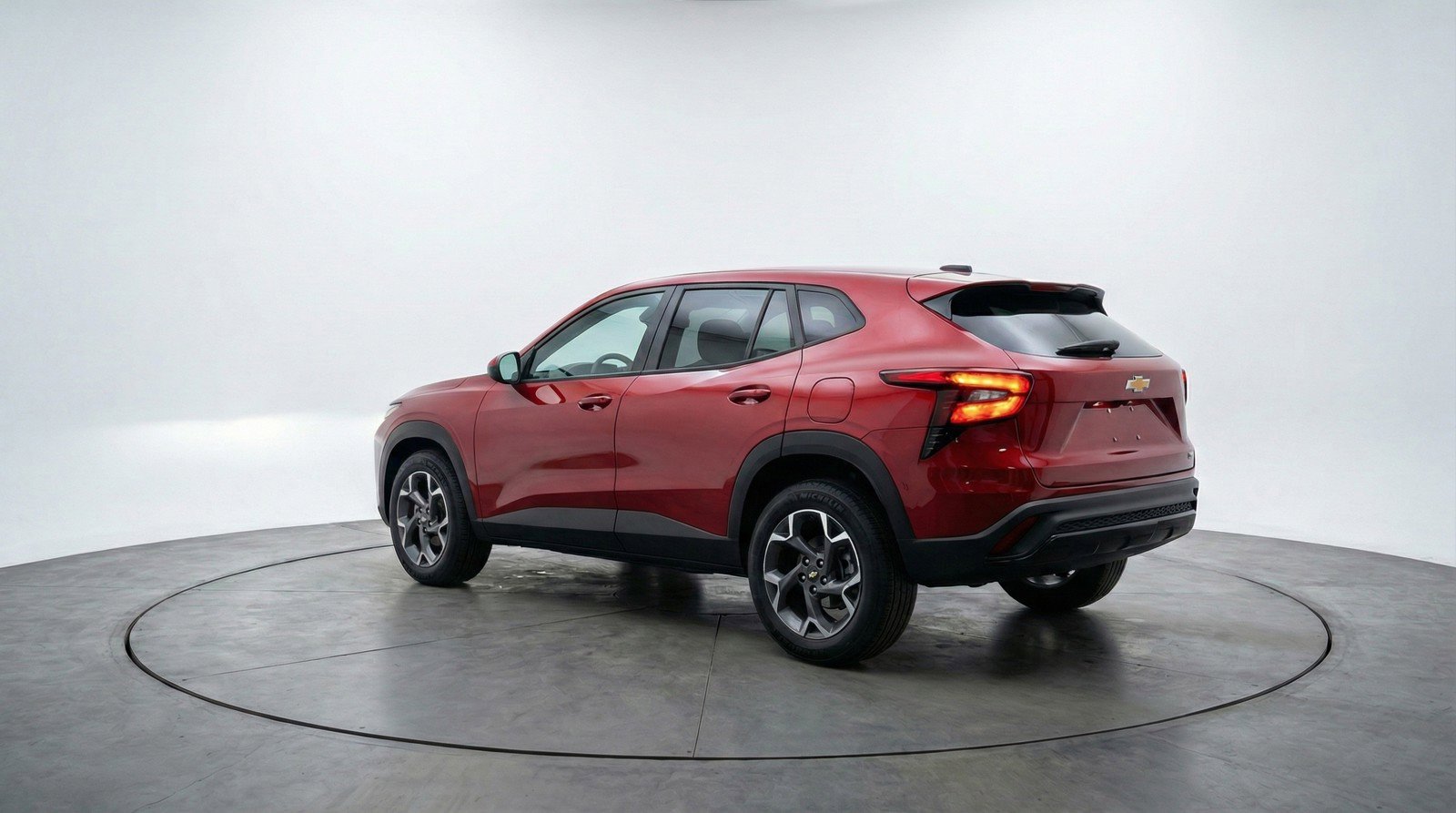 Used 2025 Chevrolet Trax LT w/ LT Convenience Package image 6