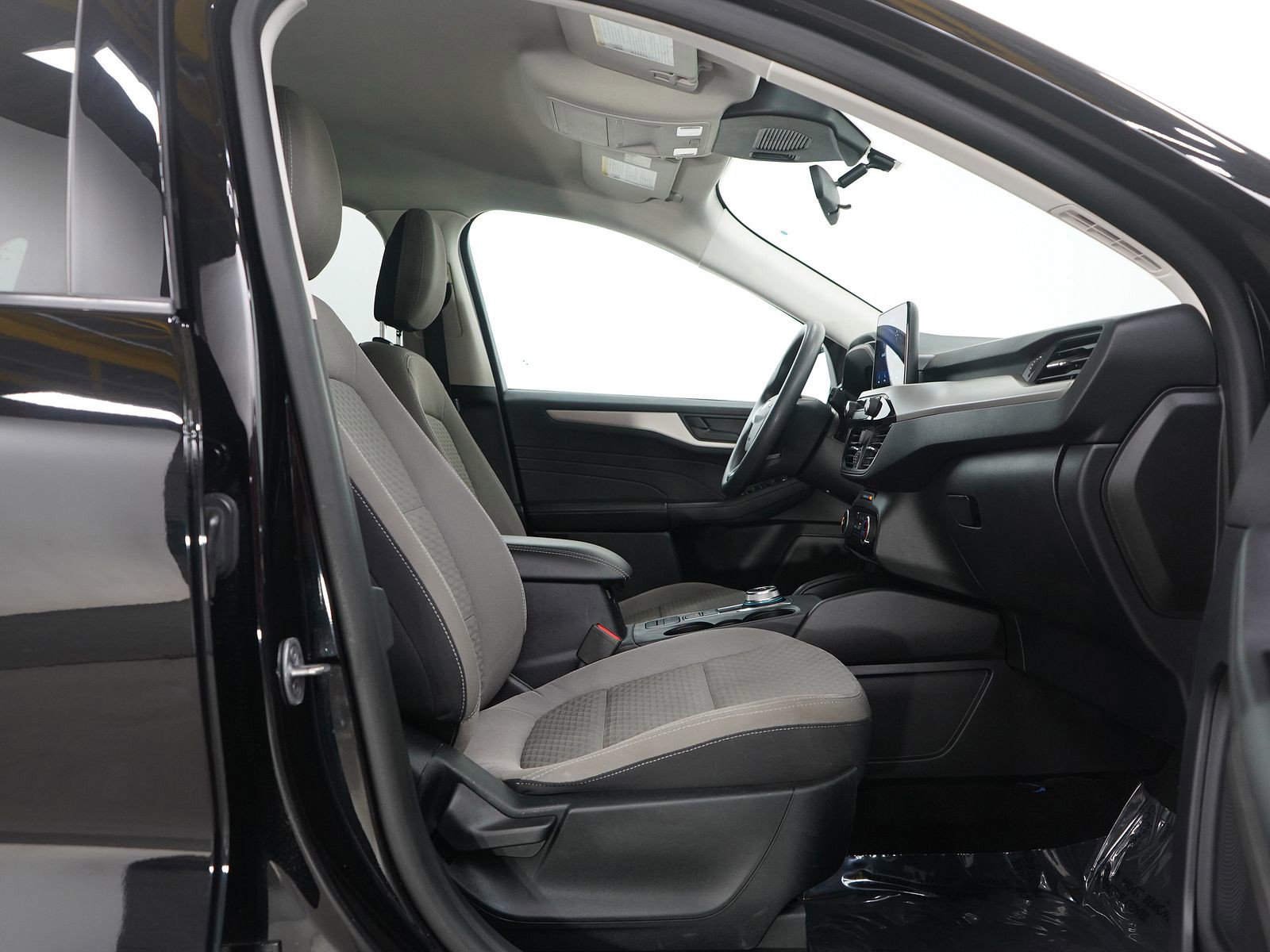 Used 2022 Ford Escape SE image 11