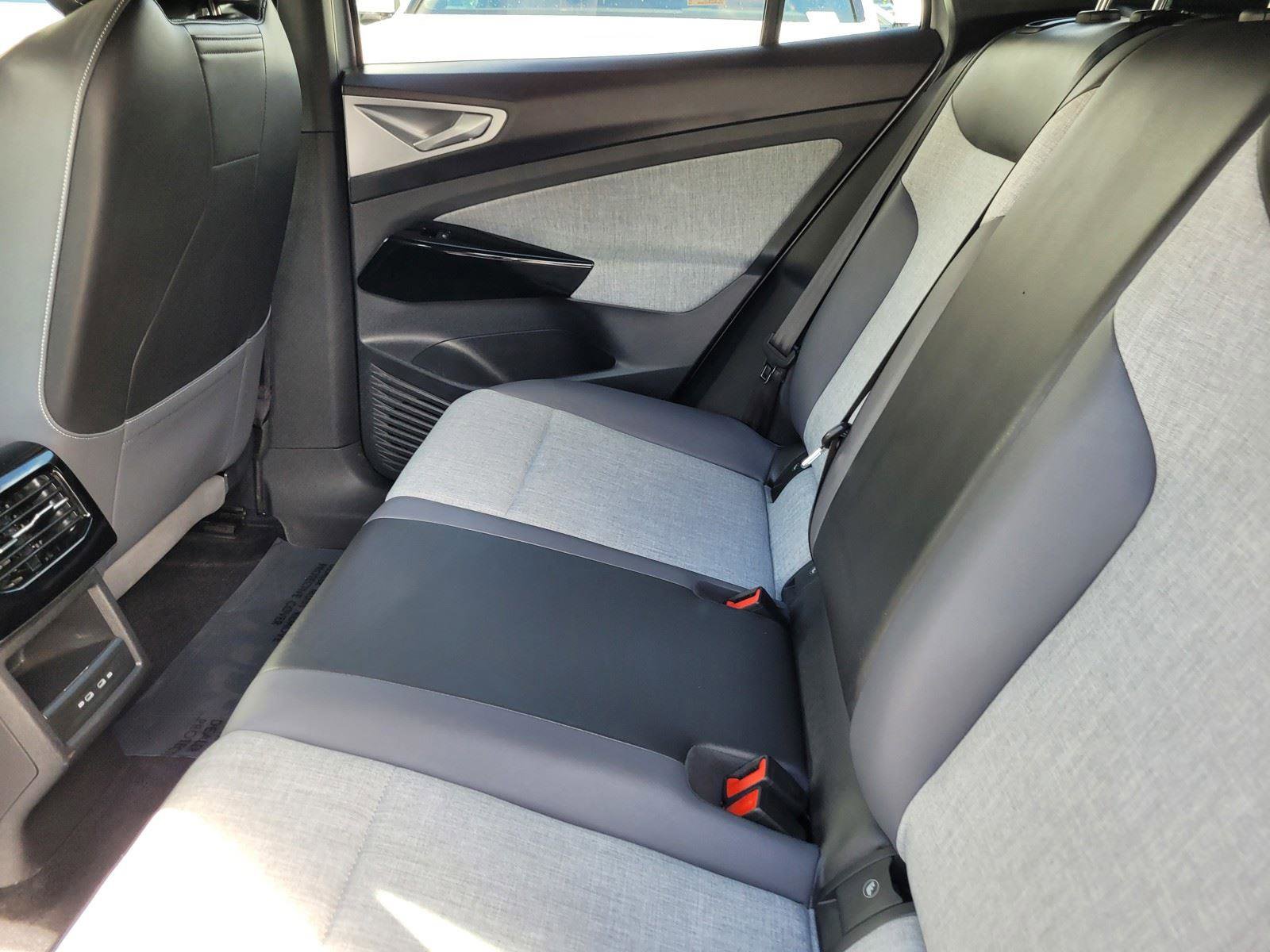 Used 2023 Volkswagen ID.4 Pro RWD image 16